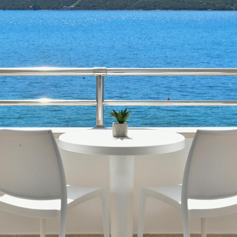 Hotel Perla - Standard Double Room with Sea View - 5