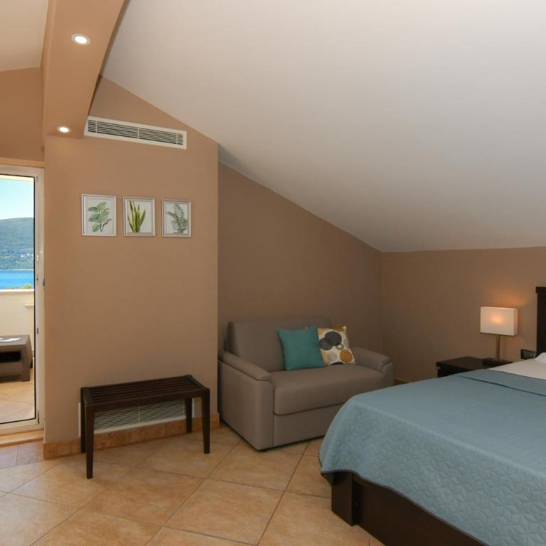 Hotel Perla - Superior Double Room with Sea View - 3