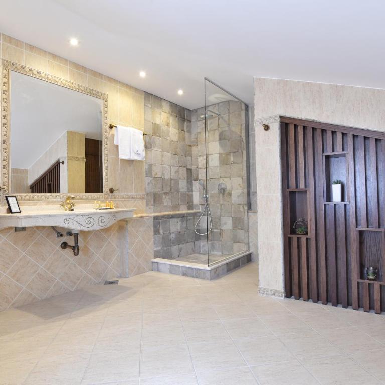 Hotel Perla - Superior Double Room with Sea View - 9