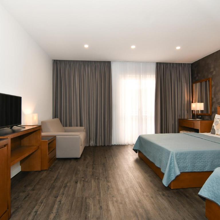 Hotel Perla - Standard Triple Room Garden View - 1