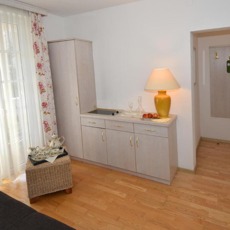 Villa Auguste - Apartment mit 1 Schlafzimmer - 5