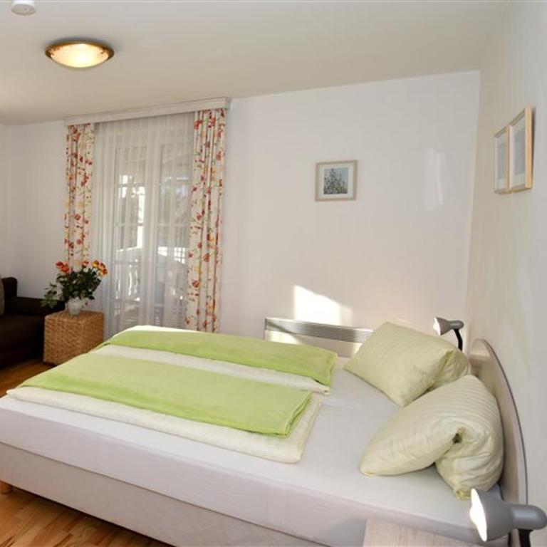 Villa Auguste - Doppelzimmer mit Schlafsofa und Balkon - 7