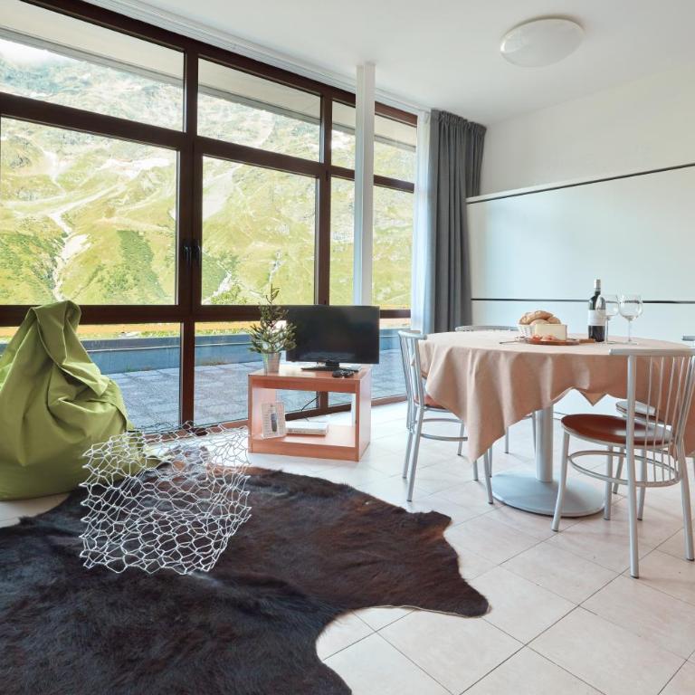 BASE CAMP alpine apartments - Deluxe One-Bedroom Apartment with Mountain View - 8