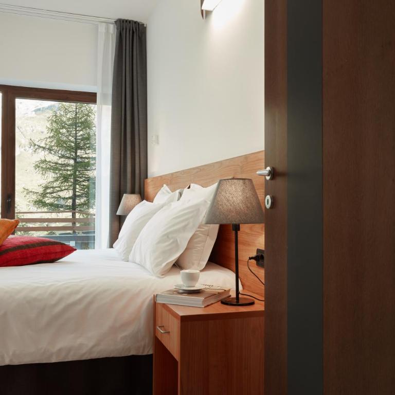BASE CAMP alpine apartments - Deluxe One-Bedroom Apartment with Mountain View - 7