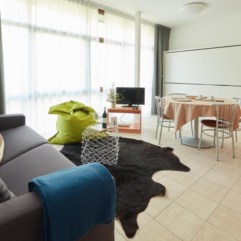 BASE CAMP alpine apartments - Deluxe One-Bedroom Apartment with Mountain View - 13