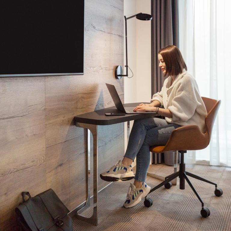 Novotel Lausanne Bussigny - Executive Zimmer mit 1 Queensize-Bett und Balkon - 10