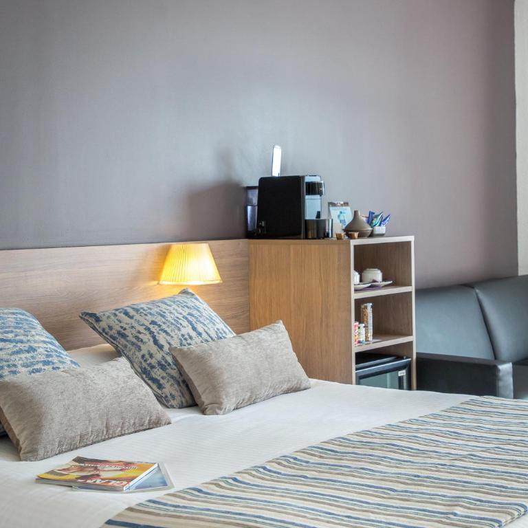 Best Western Plus La Marina - Suite Lit Queen-Size - Non-Fumeurs - Vue sur Port - 6