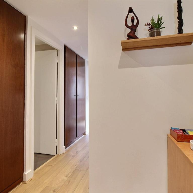 Assia & Nathalie - Luxury B&B MARAIS - Chambre Lit Queen-Size avec Baignoire Spa - 12