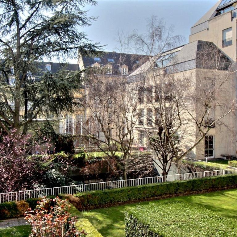Assia & Nathalie - Luxury B&B MARAIS - Chambre Lit Queen-Size avec Baignoire Spa - 7