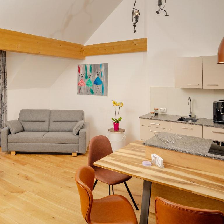 Brunnwirt ESSEN & WOHNEN - Apartment mit 2 Schlafzimmern mit 2 Terrassen - 4