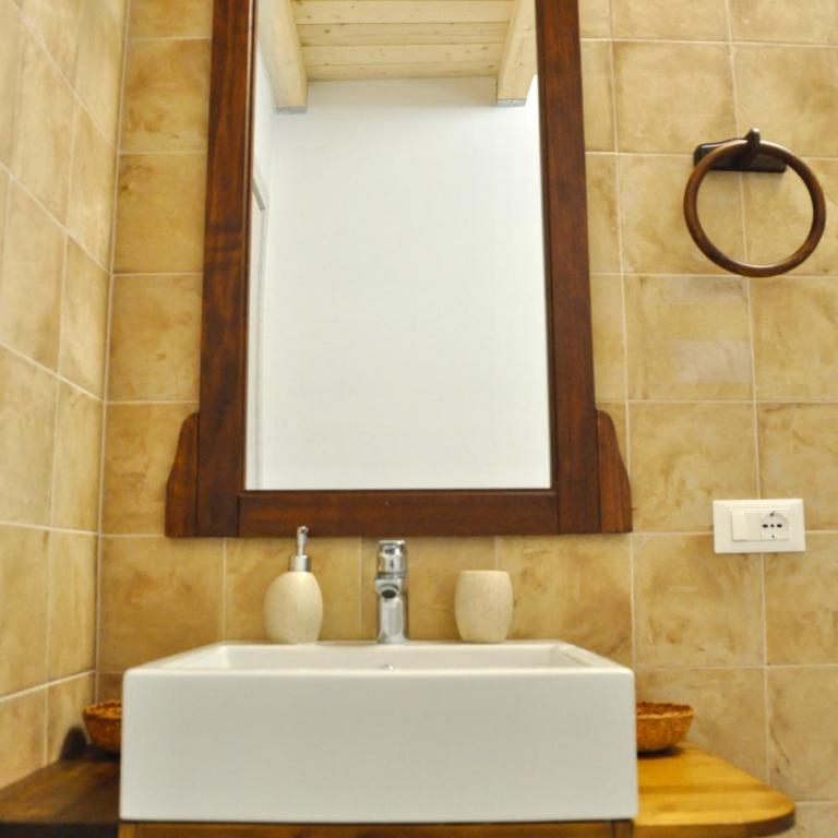 Casa Turi - Camera Tripla con Bagno Privato - 11