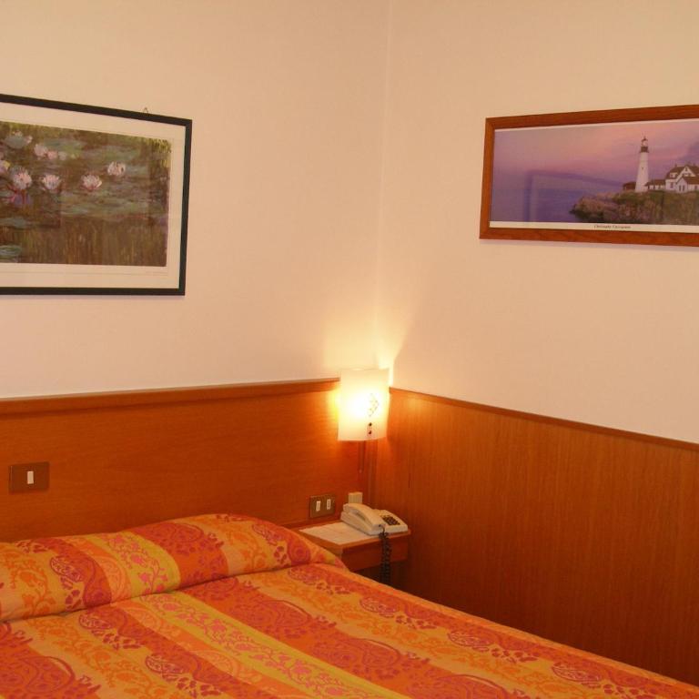 Hotel Signa - Camera Standard Matrimoniale/Doppia con Letti Singoli - 1