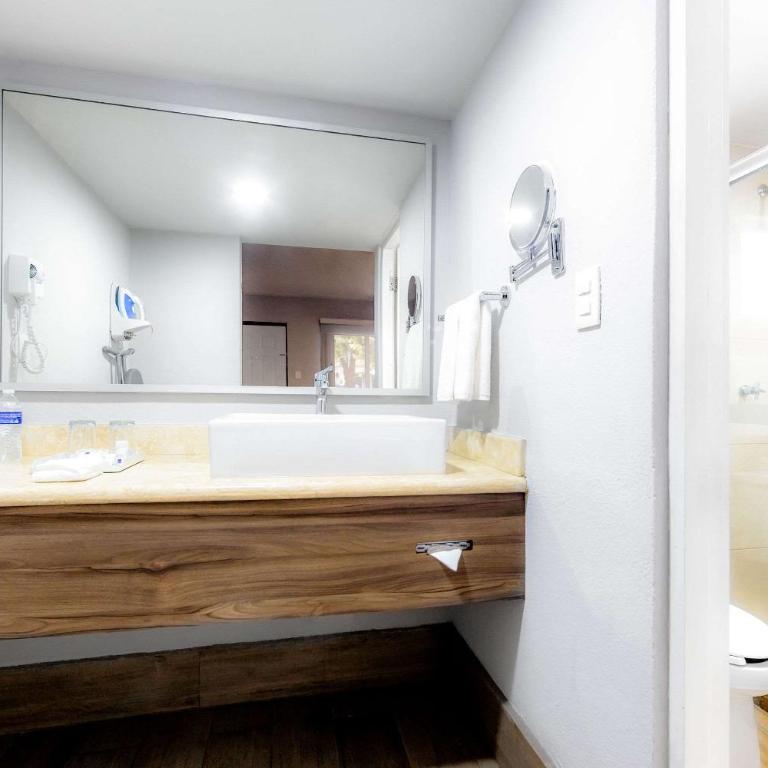 Sleep Inn Monterrey Norte - King Room - Non-Smoking - 4