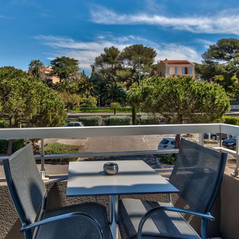 Best Western Plus La Marina - Chambre Lit Queen-Size Standard avec Balcon - Non-Fumeurs - 3