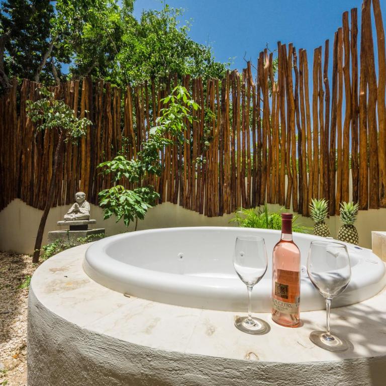 Poolside Bliss with Private Terrace and Jacuzzi - Apartamento de 2 dormitorios - 19