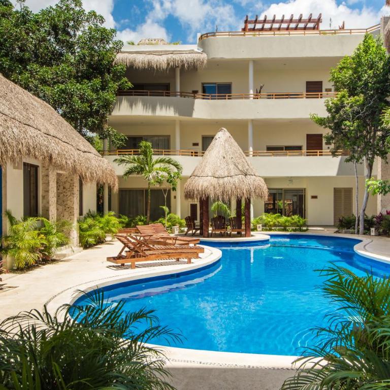 Poolside Bliss with Private Terrace and Jacuzzi - Apartamento de 2 dormitorios - 3