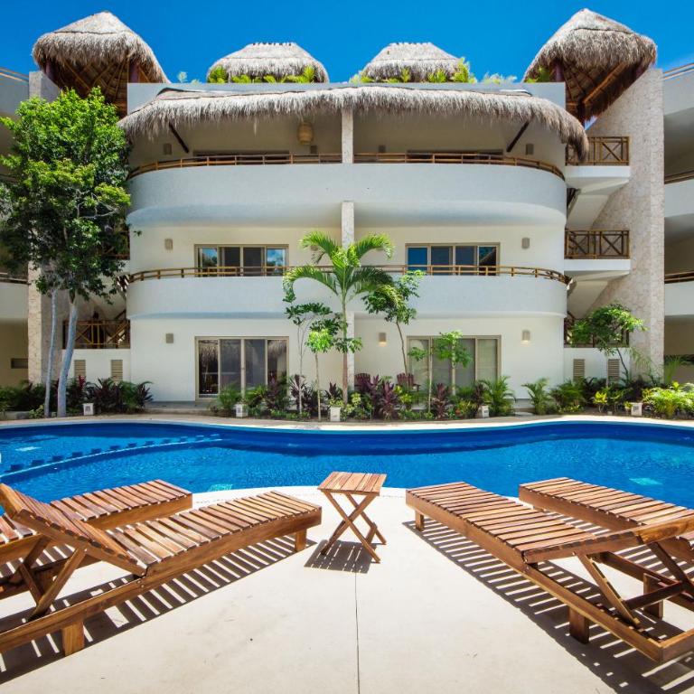 Poolside Bliss with Private Terrace and Jacuzzi - Apartamento de 2 dormitorios - 26