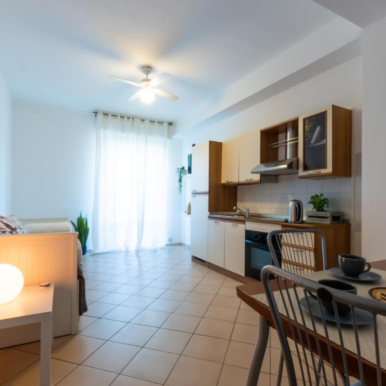 Marialuisa's Home - Le Rive Del Lago - Appartamento con 1 Camera da Letto - 2