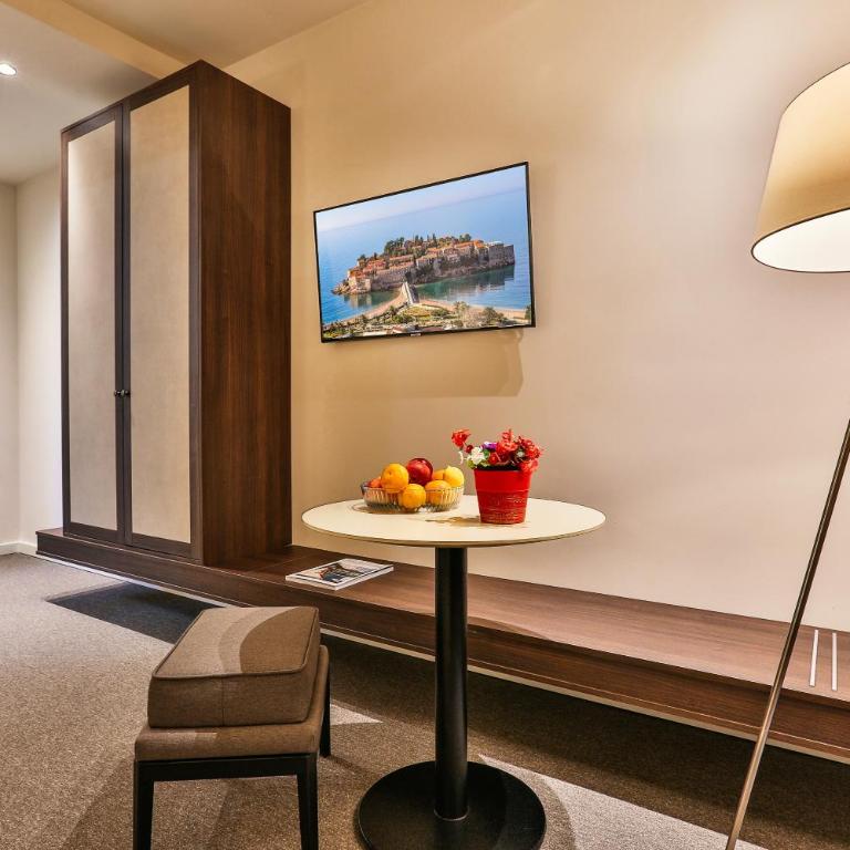 Hotel Bono - Niskobudžetna Dvokrevetna Soba sa Bračnim Krevetom - 2