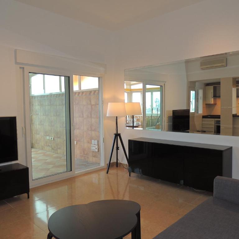 Ole Playa 6A, Beach Front - A pie de Playa, Sea Views - Vistas al Mar, Parking, Puerto Marina - Apartamento - 10