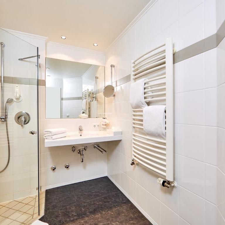 Hotel am Badersee - Superior Doppelzimmer mit Seeblick - 1