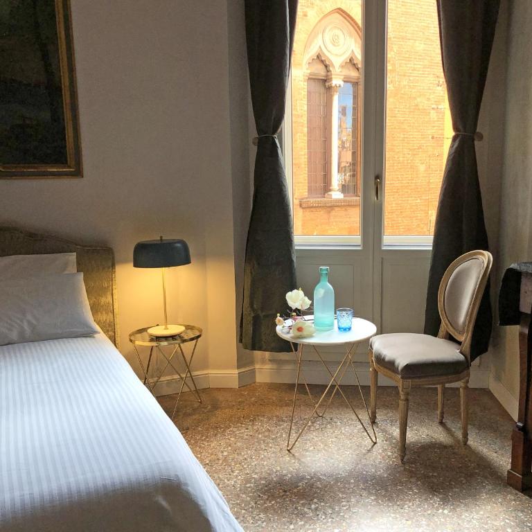 Residenza del Duse - Double room with private external bathroom - Camera matrimoniale con bagno privato esterno - 5