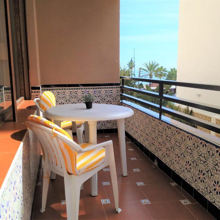 Elizabeth Beach Apartment with Seaviews! - Apartment - 4