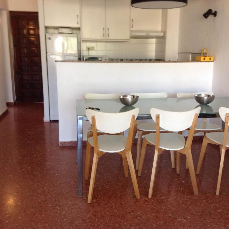 Urbanizacion primera línea de playa - Three-Bedroom Apartment - 8