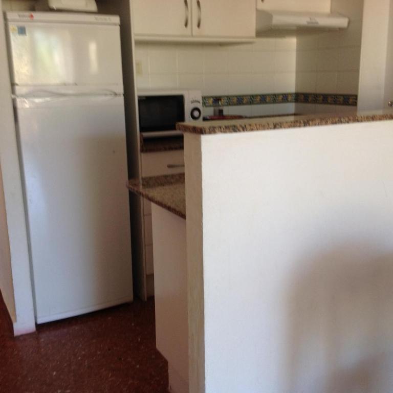 Urbanizacion primera línea de playa - Three-Bedroom Apartment - 11