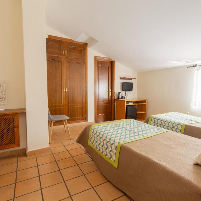 Hostal El Gallo - Habitación Doble con baño privado - 2 camas - 1