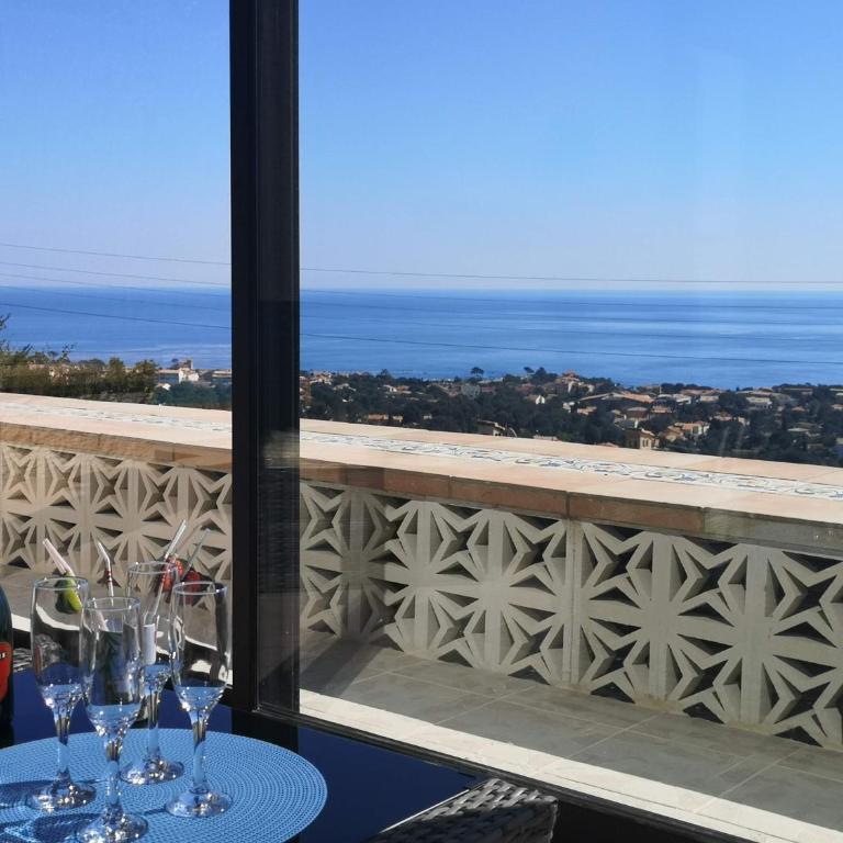 Villa ANTINEA, A SAINT AYGULF, PISCINE PRIVEE, VUE MER PANORAMIQUE - Maison 3 Chambres - 11