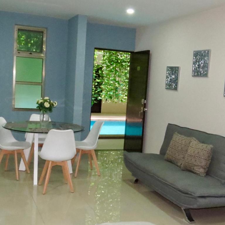 Palmarena Rooms & Residences - Long Stay Comfort with Parking, Sauna, Gym & Pool - Steps from 5th Avenue - Estudio con cama extragrande y sofá cama - 2