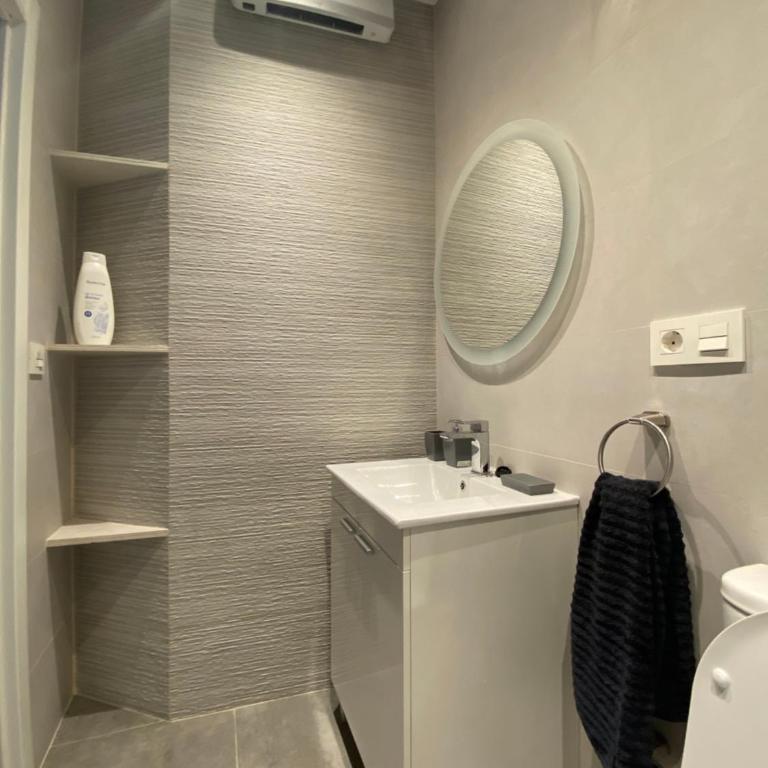Bilbao High Apartment - Two-Bedroom Apartment - 37