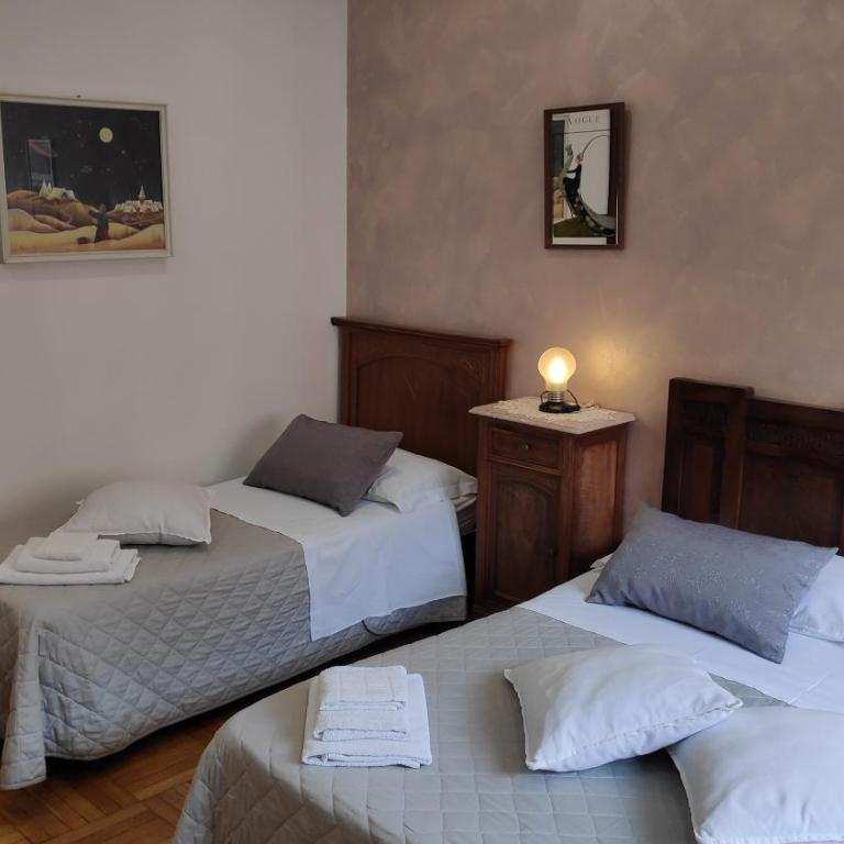 Bed & Breakfast CENTRALE - Camera Tripla con Bagno Privato Esterno - 3