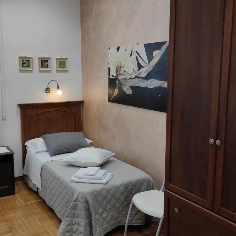 Bed & Breakfast CENTRALE - Camera Singola con Bagno - 6