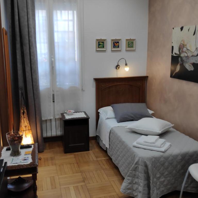 Bed & Breakfast CENTRALE - Camera Singola con Bagno - 7