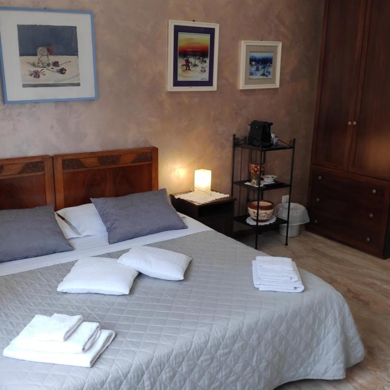 Bed & Breakfast CENTRALE - Camera Tripla con Bagno - 1
