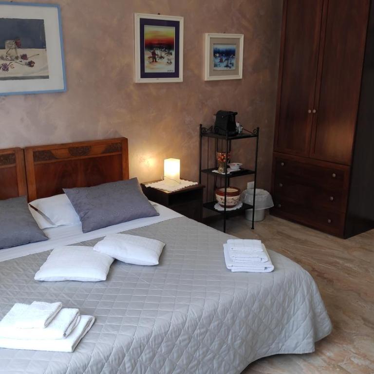Bed & Breakfast CENTRALE - Camera Tripla con Bagno - 2