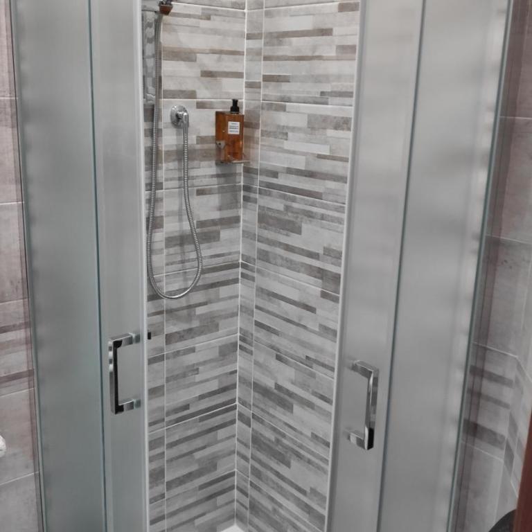 Bed & Breakfast CENTRALE - Camera Tripla con Bagno - 11