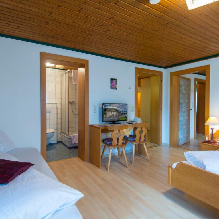 Salaterhof Embach - Doppelzimmer mit Balkon - 4