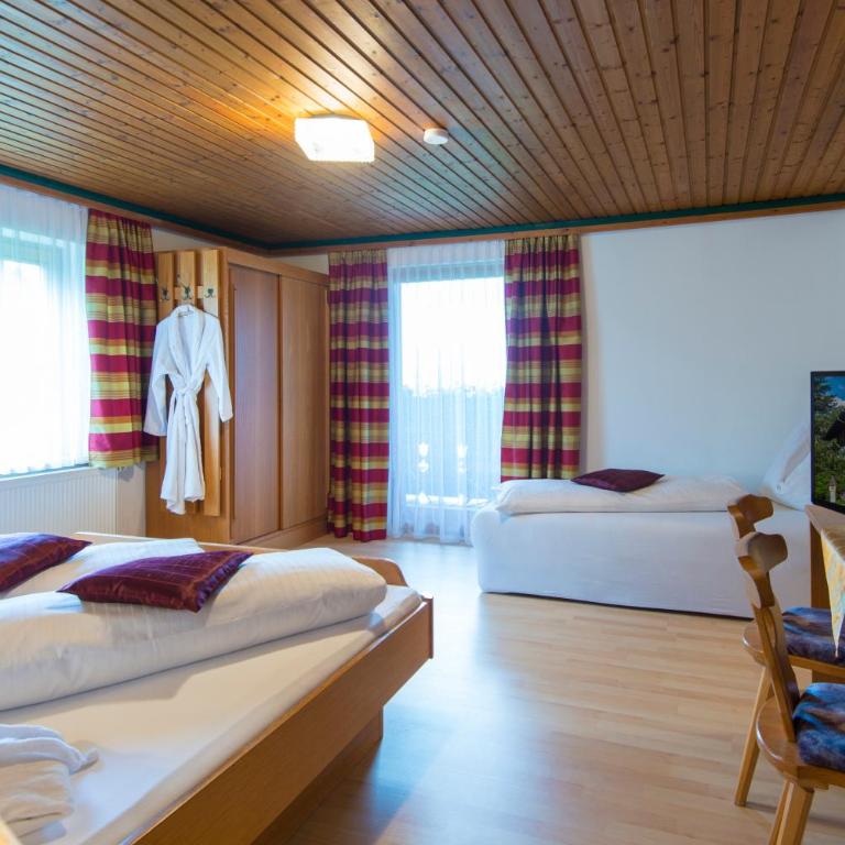Salaterhof Embach - Basic Dreibettzimmer - 2