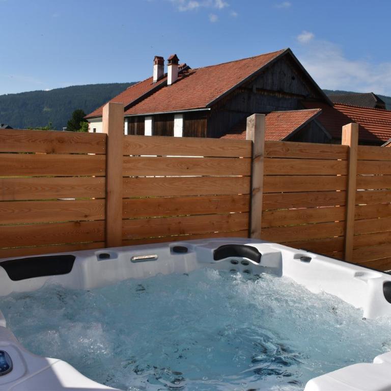 Landschützer's Country Suites - Deluxe Suite mit Whirlpool-Badewanne - 22