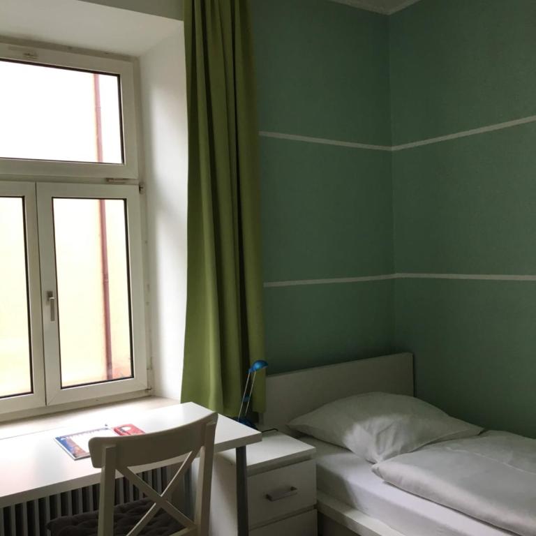 City Hostel - Einzelzimmer mit Gemeinschaftsdusche und -WC - 3