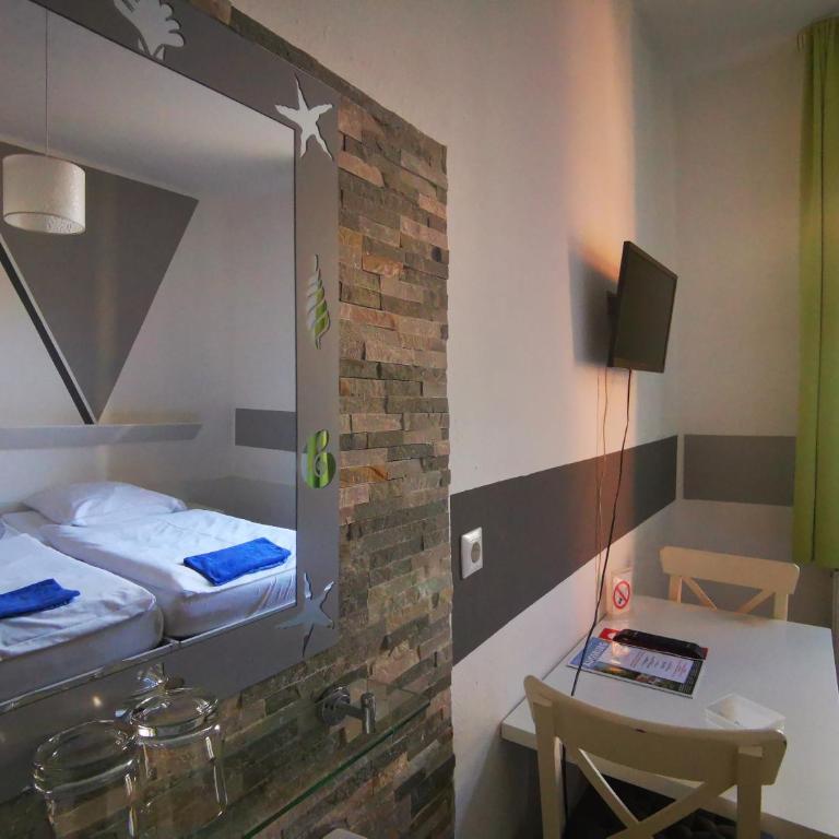 City Hostel - Doppelzimmer mit Gemeinschaftsbad - 2