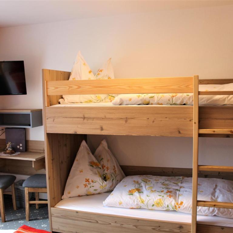 Gästehaus Oberauer - Familienzimmer mit Balkon - 3
