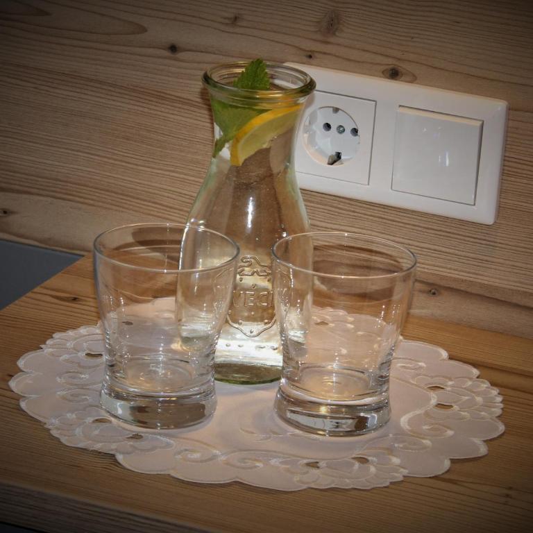Gästehaus Oberauer - Doppelzimmer mit eigenem Bad - 2