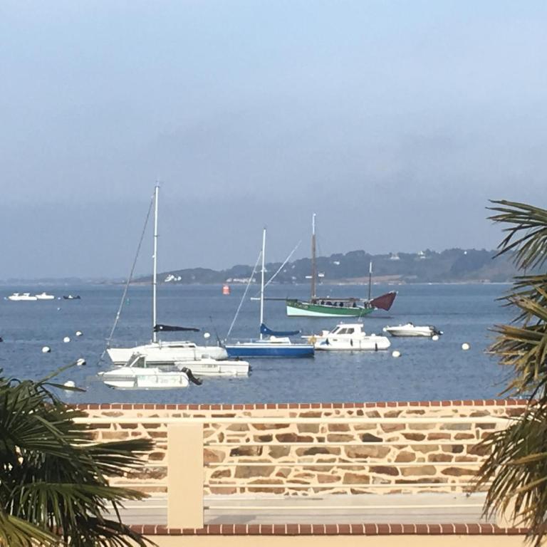 GÎte indépendant dans une villa -Vue et accès direct mer - avec 3 chambres et 3 grandes terrasses - Apartment mit 3 Schlafzimmern - 1