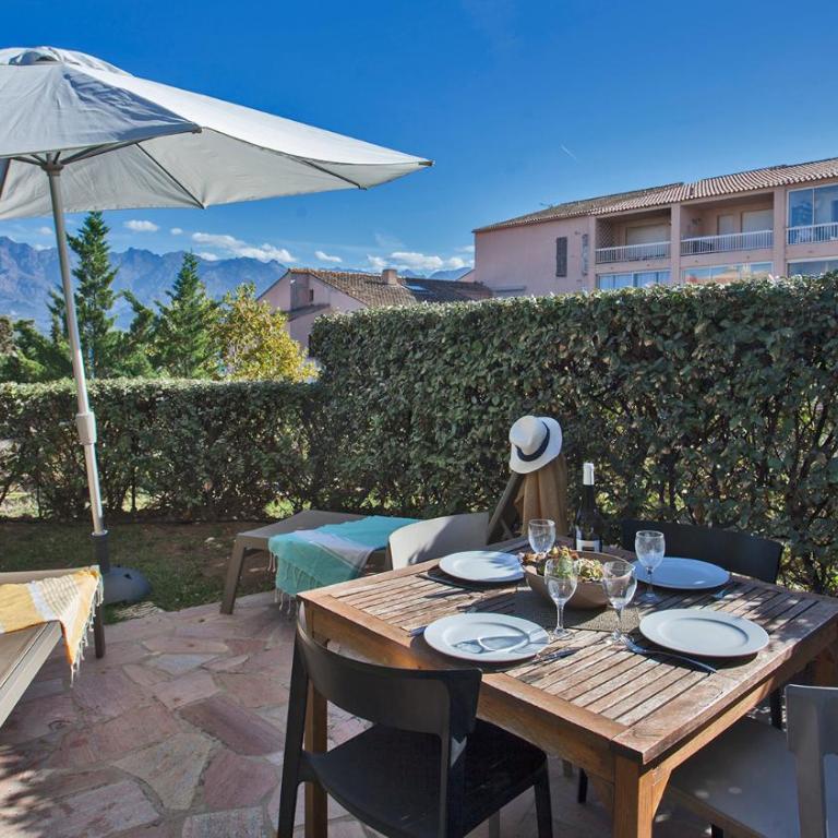 Mare appart avec jardin et bbq vue mer et montagne plage et port à 2 pas - Appartement - 10