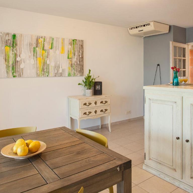 Mare appart avec jardin et bbq vue mer et montagne plage et port à 2 pas - Appartement - 17