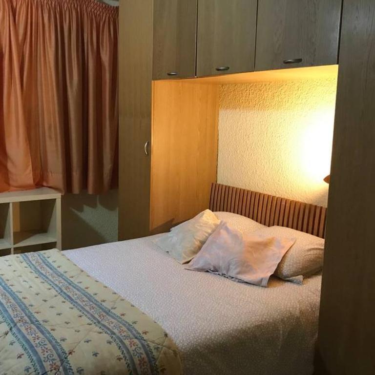 Casita blanca con fibra óptica y piscina cominutaria - Casa de 2 dormitorios - 8